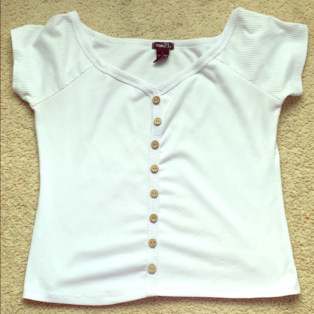 Rue21-White buttoned cropped shirt